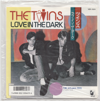 The Twins (7" Single) Love In The Dark